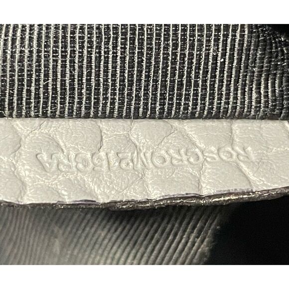 NWT/Burberry gray Leather Tote Bag
Vintage designer shoulder/tote handbag - Picture 10 of 13